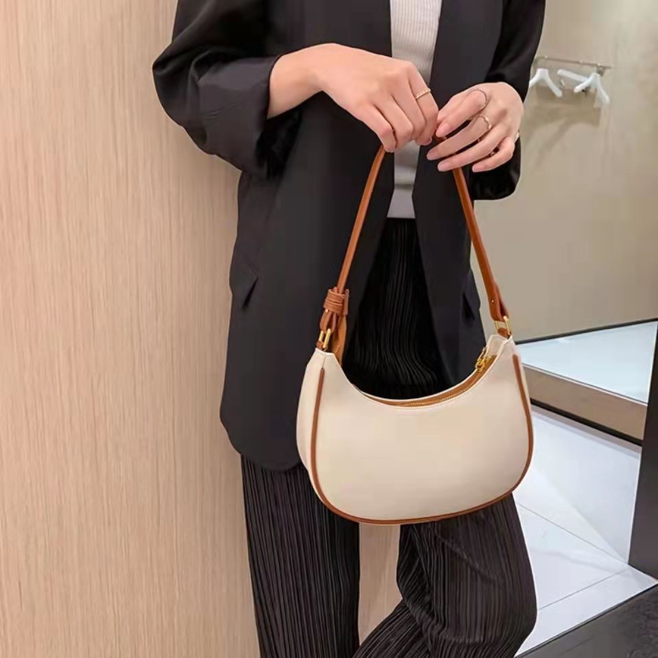 กระเป๋าคาร์แร้เล็กหญิง 2024 แฟ - Women Bags Guess บทวิจารณ์และราคา
