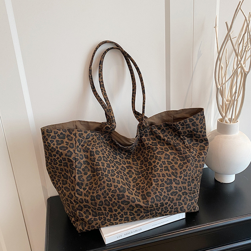 กระเป๋าโท้ทลายเสือดาวสุดฮิต กร - Women Bags Aldo บทวิจารณ์และราคา